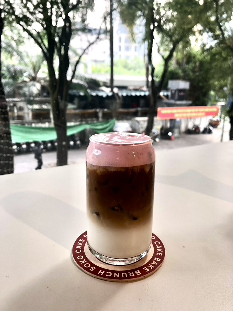Vanilla Latte im Soko Bake & Brunch in Saigon